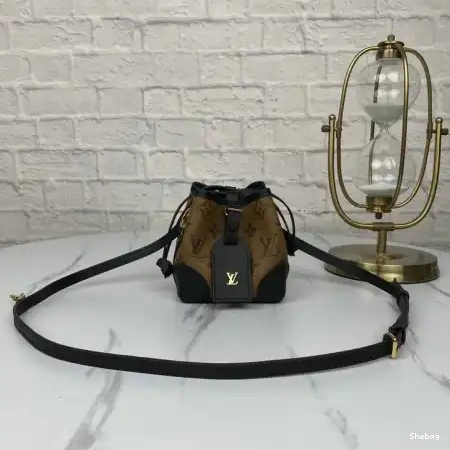 LV Bags 206B570004 0701